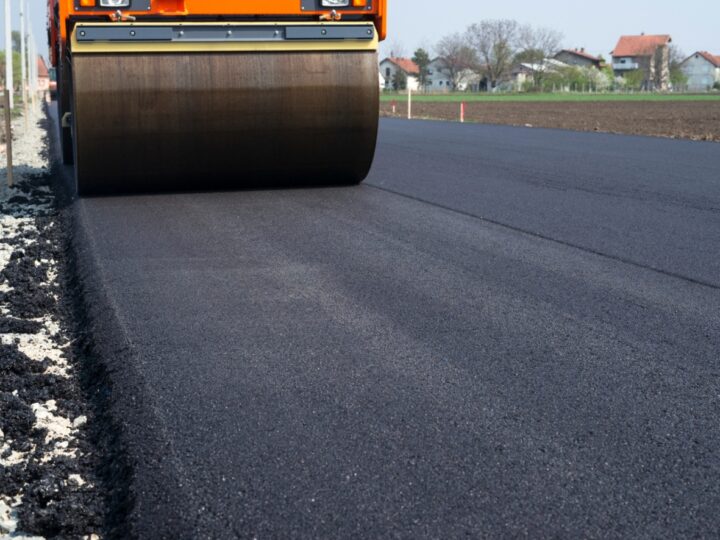 Zaplanowany remont dróg na Osiedlu 1 Maja – asfaltowe nakładki w drodze