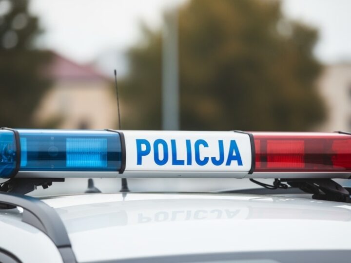 Dzielnicowi policjanci zdobywają wiedzę w ośrodku wsparcia dla ofiar przemocy domowej