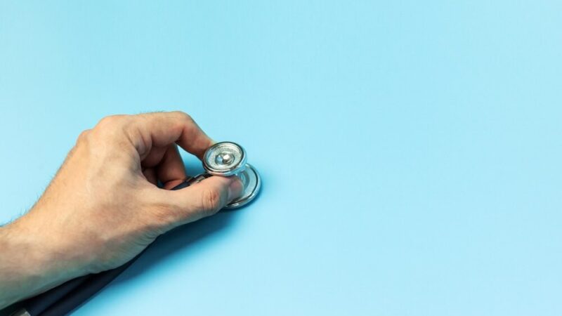 Skuteczna pomoc dla ofiar przemocy: Konferencja o „Niebieskich Kartach” i problemie alkoholowym