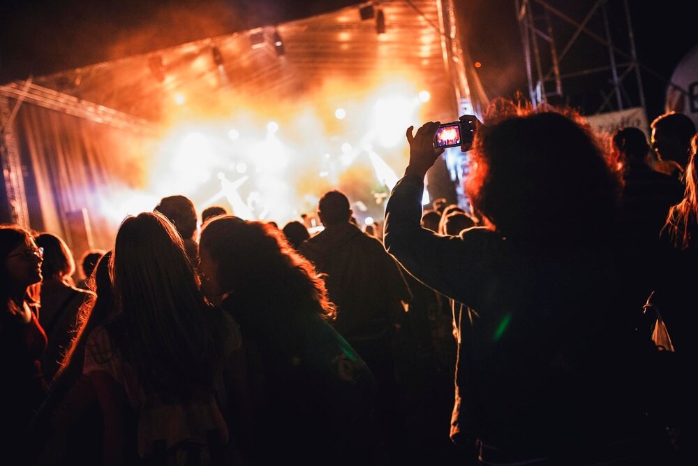 Artur Żmijewski w muzycznym hołdzie Leonardowi Cohenowi na koncercie „Po miłości kres”