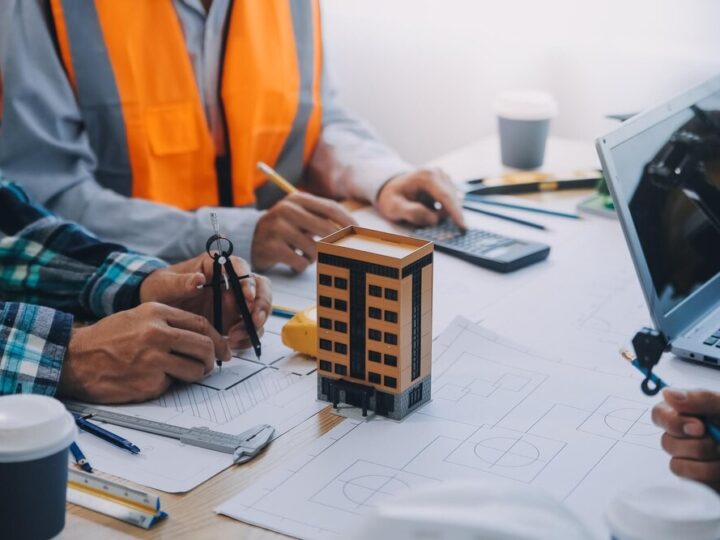 Atrakcyjna działka z domem w sercu Wilchwy – idealna inwestycja!