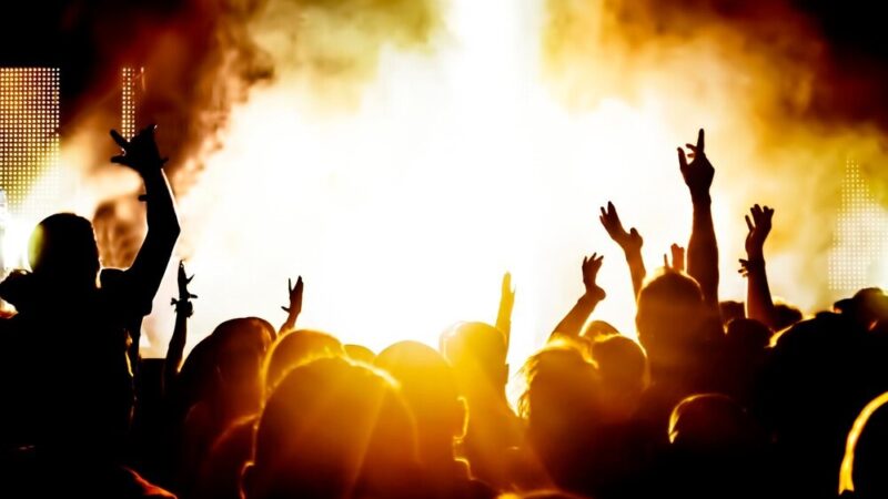 Kabaret Hrabi w Wodzisławiu: Ostatnia szansa na niezapomniany wieczór!