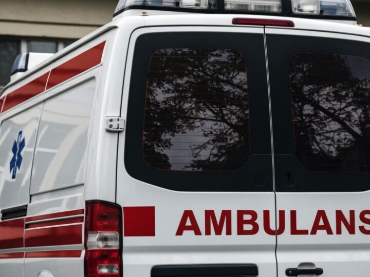 Niebezpieczna zabawa na lodzie: mężczyźni staną przed sądem za skrajnie nieodpowiedzialne zachowanie