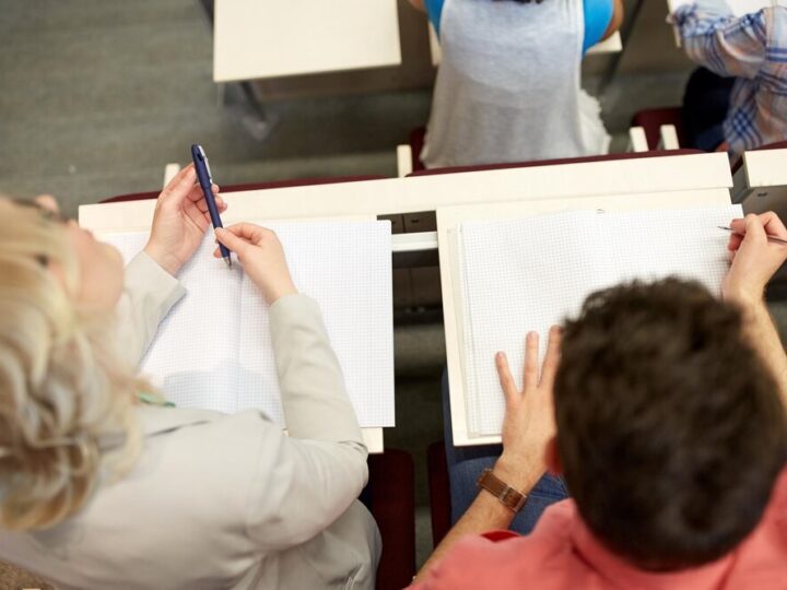 Międzypokoleniowe Dialogi: Darmowe Wykłady dla Seniorów w Rybniku