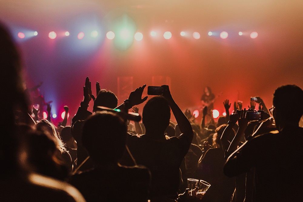 Pojedynek komików: humor w nowym wydaniu na jednej scenie!