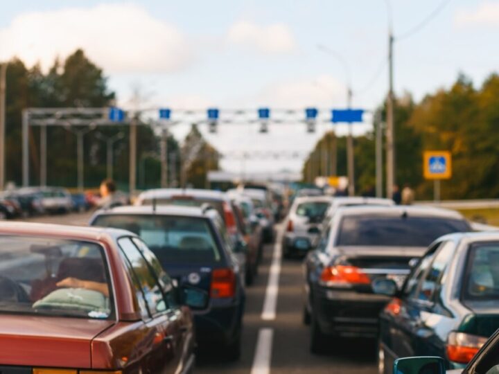 Zimowe poranki na drogach – bądź czujny!