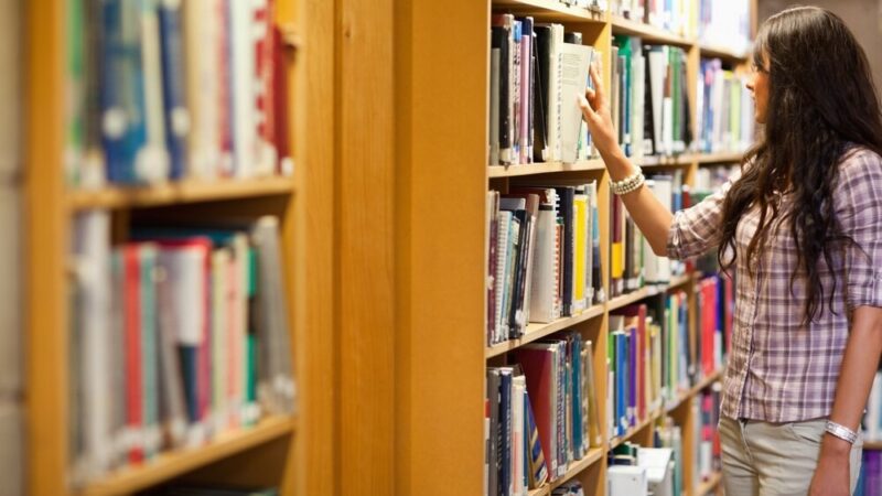 Baśniowy wieczór z Andersenem w Wodzisławskiej Bibliotece