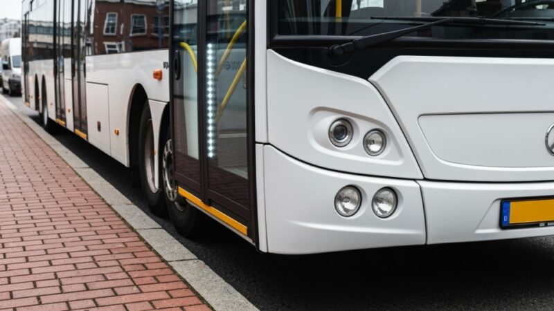 Ekologiczne innowacje na drogach Wodzisławia: Hybrydowe autobusy IVECO już w ruchu!