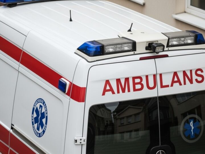 Bezpieczeństwo w Połomi: Mieszkańcy uczą się obsługi defibrylatora AED