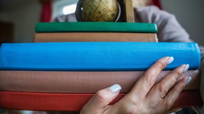 Afryka i Chiny w Wodzisławskiej Bibliotece: Kreatywna Podróż dla Dzieci
