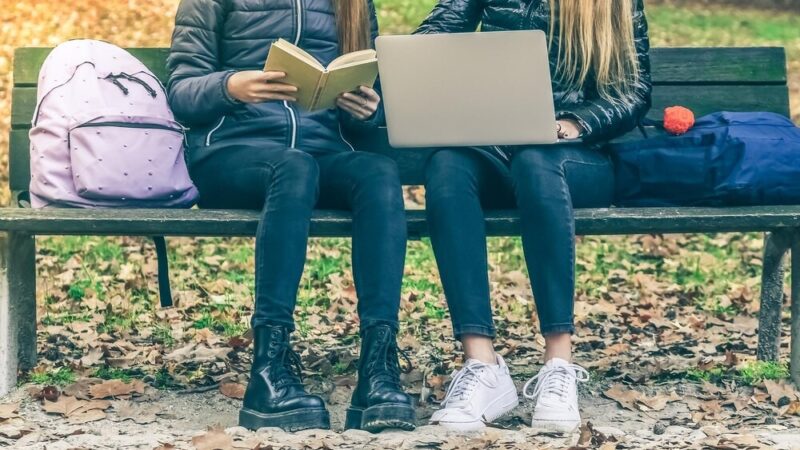 Nauka w Świecie Literatury