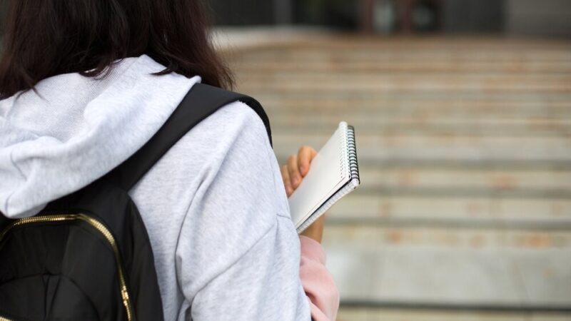 Literatura jako klucz do nauki: Nowy projekt edukacyjny łączy świat książek z naukami ścisłymi