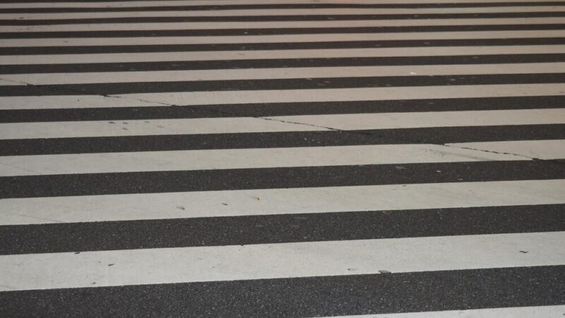 Tragiczny wypadek w Wodzisławiu: 12-latek ranny po potrąceniu przez motocyklistę