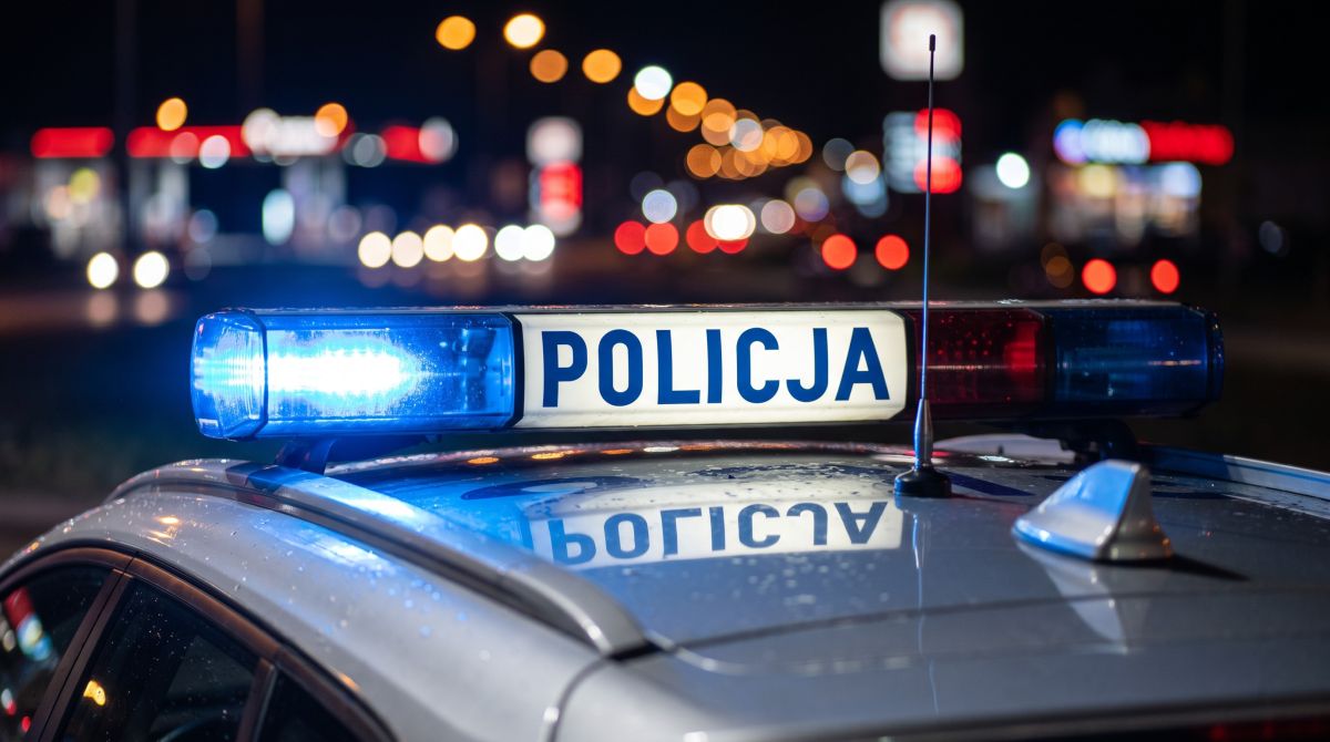 Czujny policjant zatrzymał sprawców kradzieży z włamaniem w pościgu na drodze